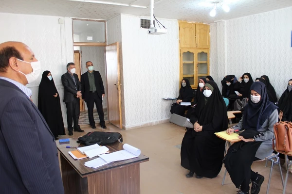 بازدید سرزده سرپرست دانشگاه قرهنگیان لرستان و دیگر مسئولان دانشگاه از کلاس های درس پردیس آیت اله کمالوند 3