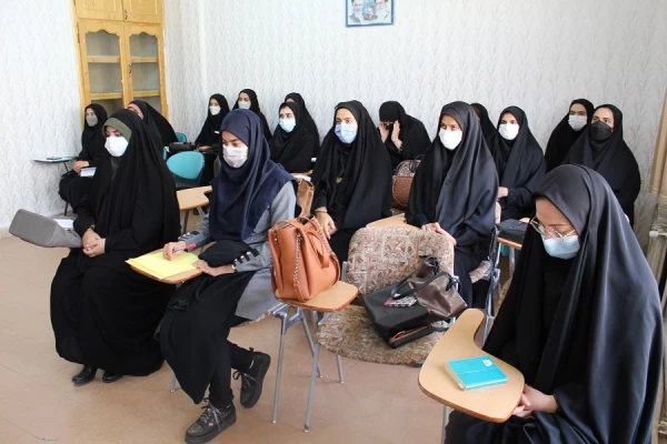 بازدید سرزده سرپرست دانشگاه قرهنگیان لرستان و دیگر مسئولان دانشگاه از کلاس های درس پردیس آیت اله کمالوند 4