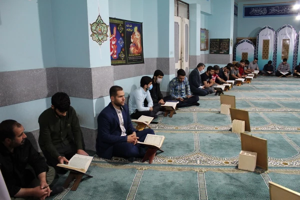 محفل انس با قرآن کریم در پردیس علامه طباطبایی دانشگاه فرهنگیان لرستان برگزارشد 6