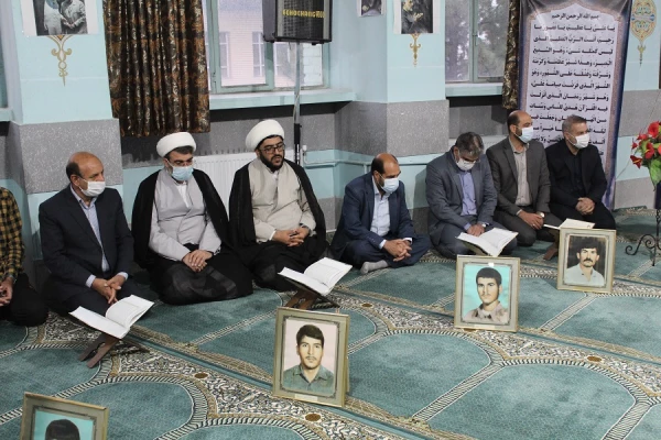 محفل انس با قرآن کریم در پردیس علامه طباطبایی دانشگاه فرهنگیان لرستان برگزارشد 7