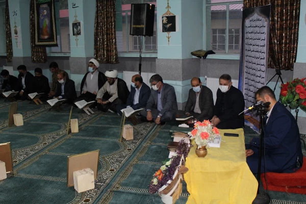 محفل انس با قرآن کریم در پردیس علامه طباطبایی دانشگاه فرهنگیان لرستان برگزارشد 9