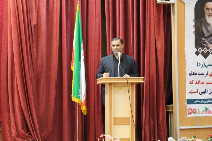  آیین تکریم و معارفه روسای سابق و جدید دانشگاه فرهنگیان لرستان برگزار شد 4