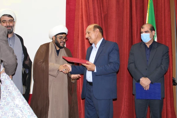  آیین تکریم و معارفه روسای سابق و جدید دانشگاه فرهنگیان لرستان برگزار شد 9