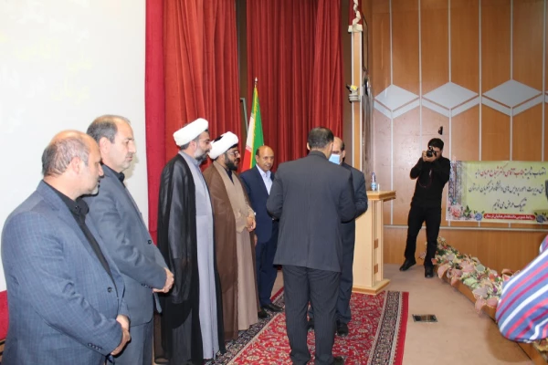  آیین تکریم و معارفه روسای سابق و جدید دانشگاه فرهنگیان لرستان برگزار شد 10