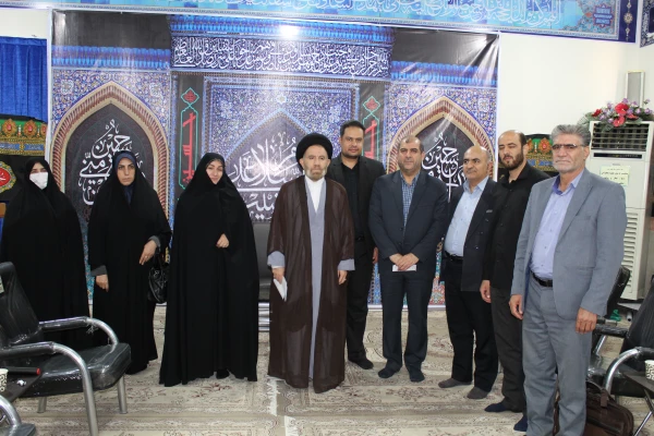 دیدار مسئولین برگزار کننده جشنواره قران وعترت با نماینده ولی فقیه در استان و امام جمعه شهر خرم آباد