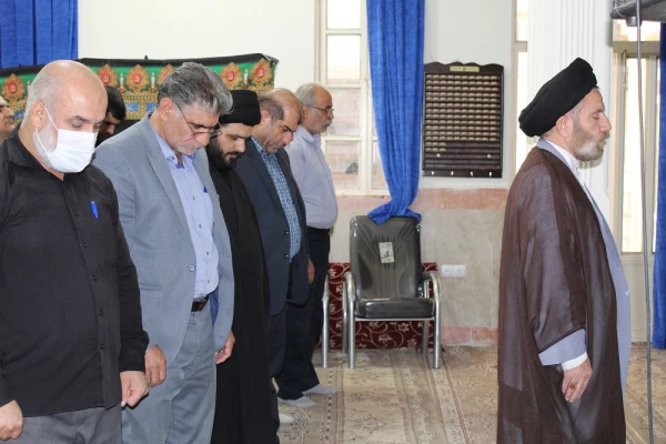 دیدار مسئولین برگزار کننده جشنواره قران وعترت با نماینده ولی فقیه در استان و امام جمعه شهر خرم آباد
