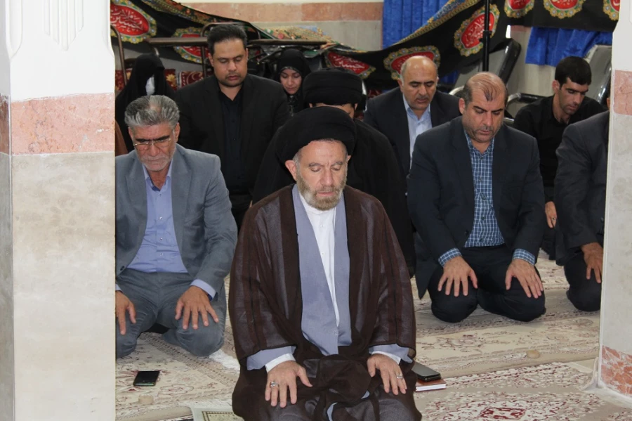 دیدار مسئولین برگزار کننده جشنواره قران وعترت با نماینده ولی فقیه در استان و امام جمعه شهر خرم آباد