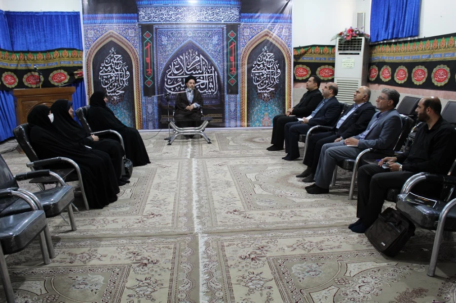 دیدار مسئولین برگزار کننده جشنواره قران وعترت با نماینده ولی فقیه در استان و امام جمعه شهر خرم آباد