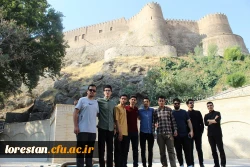بازدید دانشجویان پسر شرکت کننده درجشنواره سی و دوم قران و عترت بخش دوم مرحله کشوری به میزبانی دانشگاه فرهنگیان لرستان از قلعه تاریخی فلک الافلاک در خرم آباد صبح امروز شانزدهم شهریور ماه به روایت تصویر 2