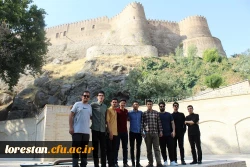بازدید دانشجویان پسر شرکت کننده درجشنواره سی و دوم قران و عترت بخش دوم مرحله کشوری به میزبانی دانشگاه فرهنگیان لرستان از قلعه تاریخی فلک الافلاک در خرم آباد صبح امروز شانزدهم شهریور ماه به روایت تصویر 3