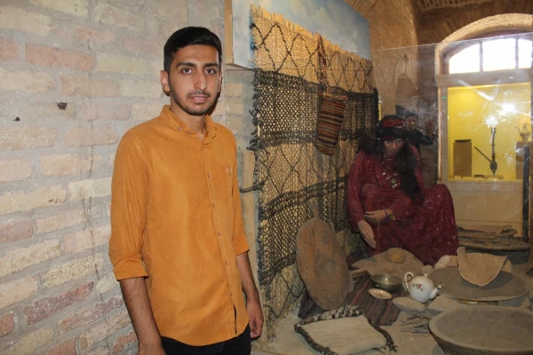 بازدید دانشجویان پسر شرکت کننده درجشنواره سی و دوم قران و عترت بخش دوم مرحله کشوری به میزبانی دانشگاه فرهنگیان لرستان از قلعه تاریخی فلک الافلاک در خرم آباد صبح امروز شانزدهم شهریور ماه به روایت تصویر 12