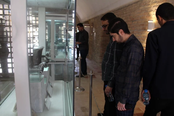 بازدید دانشجویان پسر شرکت کننده درجشنواره سی و دوم قران و عترت بخش دوم مرحله کشوری به میزبانی دانشگاه فرهنگیان لرستان از قلعه تاریخی فلک الافلاک در خرم آباد صبح امروز شانزدهم شهریور ماه به روایت تصویر 13