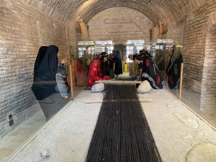 بازدید دانشجویان خواهر شرکت کننده درجشنواره سی و دوم قران و عترت بخش دوم مرحله کشوری به میزبانی دانشگاه فرهنگیان لرستان از قلعه تاریخی فلک الافلاک در خرم آباد صبح امروز شانزدهم شهریور ماه به روایت تصویر 5