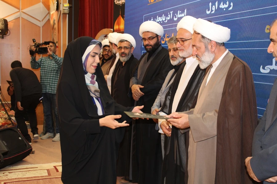 آیین اختتامیه سی و دومین جشنواره قرآن و عترت بخش دوم مرحله کشوری به میزبانی دانشگاه فرهنگیان لرستان 12