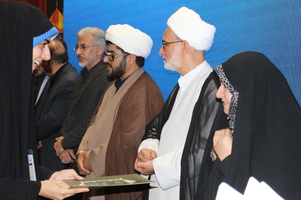 آیین اختتامیه سی و دومین جشنواره قرآن و عترت بخش دوم مرحله کشوری به میزبانی دانشگاه فرهنگیان لرستان 19