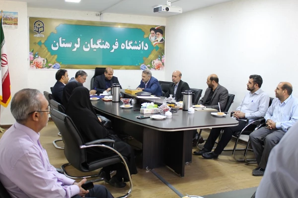 جلسه تکریم و تشکر از سرپرست قبلی پردیس علامه طباطبایی خرم آباد 3