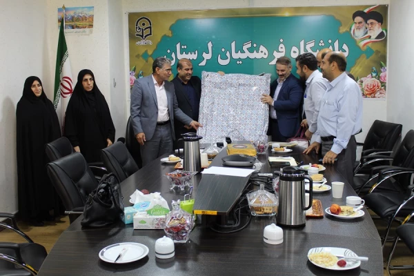 جلسه تکریم و تشکر از سرپرست قبلی پردیس علامه طباطبایی خرم آباد 5