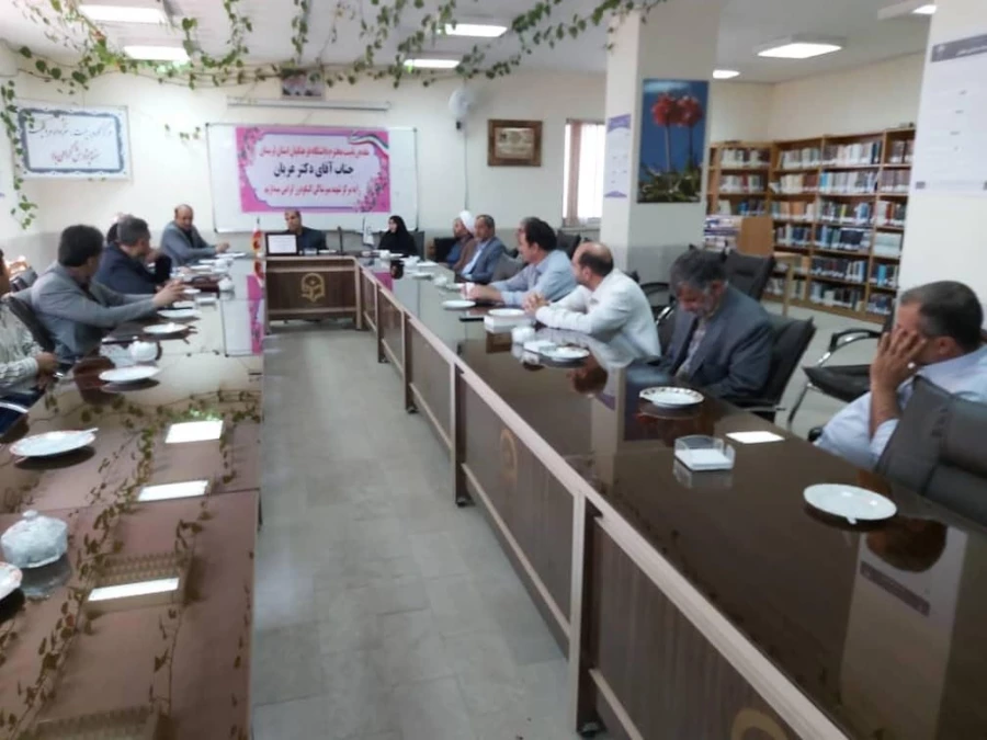 بازدید از مرکز آموزشی شهید میرشاکی الیگودرز درآستانه  سال تحصیلی جدید  4