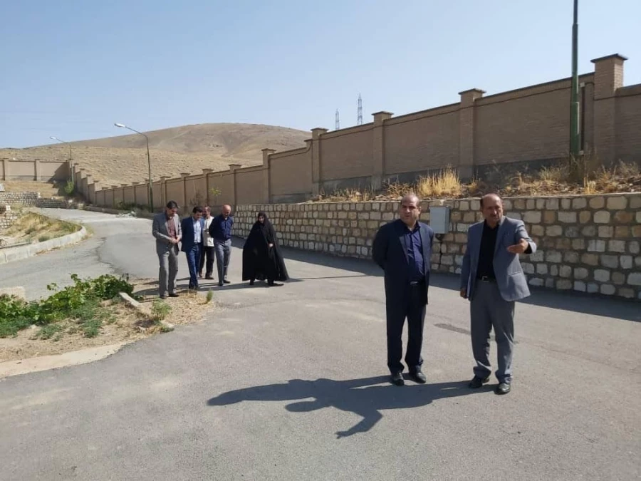 بازدید از مرکز آموزشی شهید میرشاکی الیگودرز درآستانه  سال تحصیلی جدید  7