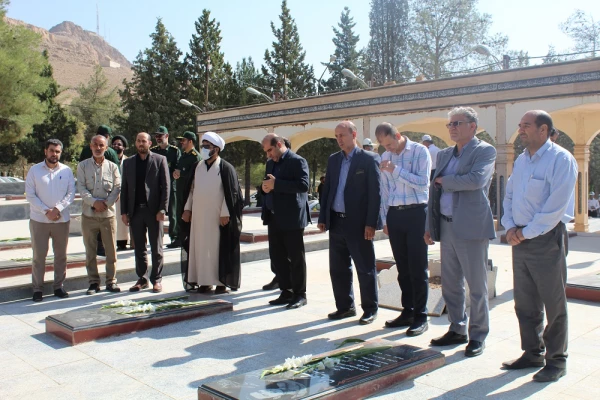 مراسم غبار روبی قبور مطهر شهدای دفاع مقدس به مناسبت آغاز  هفته دفاع مقدس 2