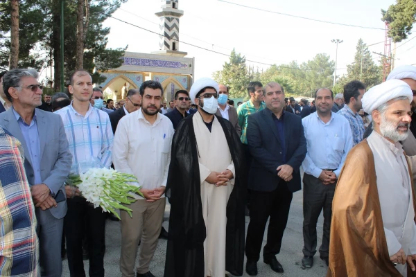 مراسم غبار روبی قبور مطهر شهدای دفاع مقدس به مناسبت آغاز  هفته دفاع مقدس 3