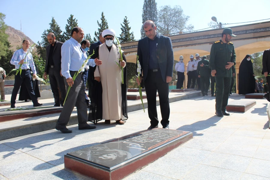مراسم غبار روبی قبور مطهر شهدای دفاع مقدس به مناسبت آغاز  هفته دفاع مقدس 6