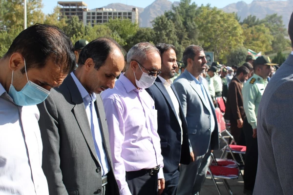 حضور دکتر عربان و کارکنان  دانشگاه فرهنگیان لرستان در تشییع شهید مدافع امنیت کشور  5