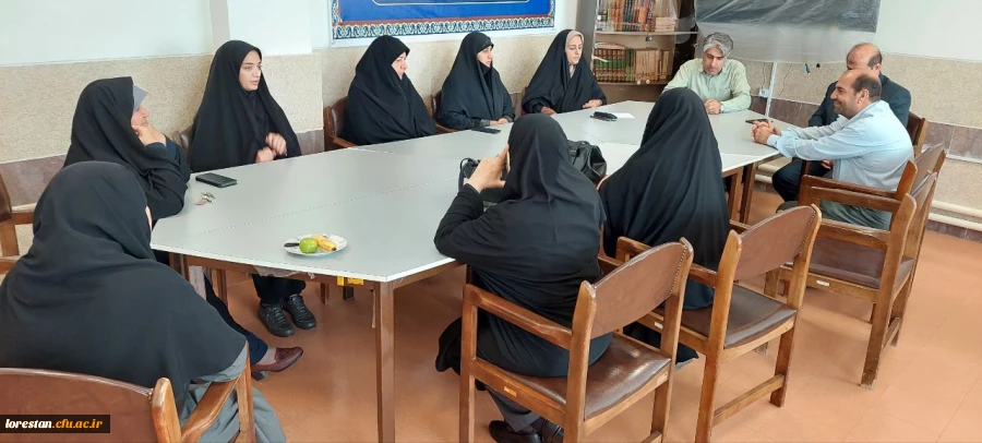 جلسه پرسش و پاسخ با حضور همکاران مرکز حضرت زینب کبری (س) بروجرد 2