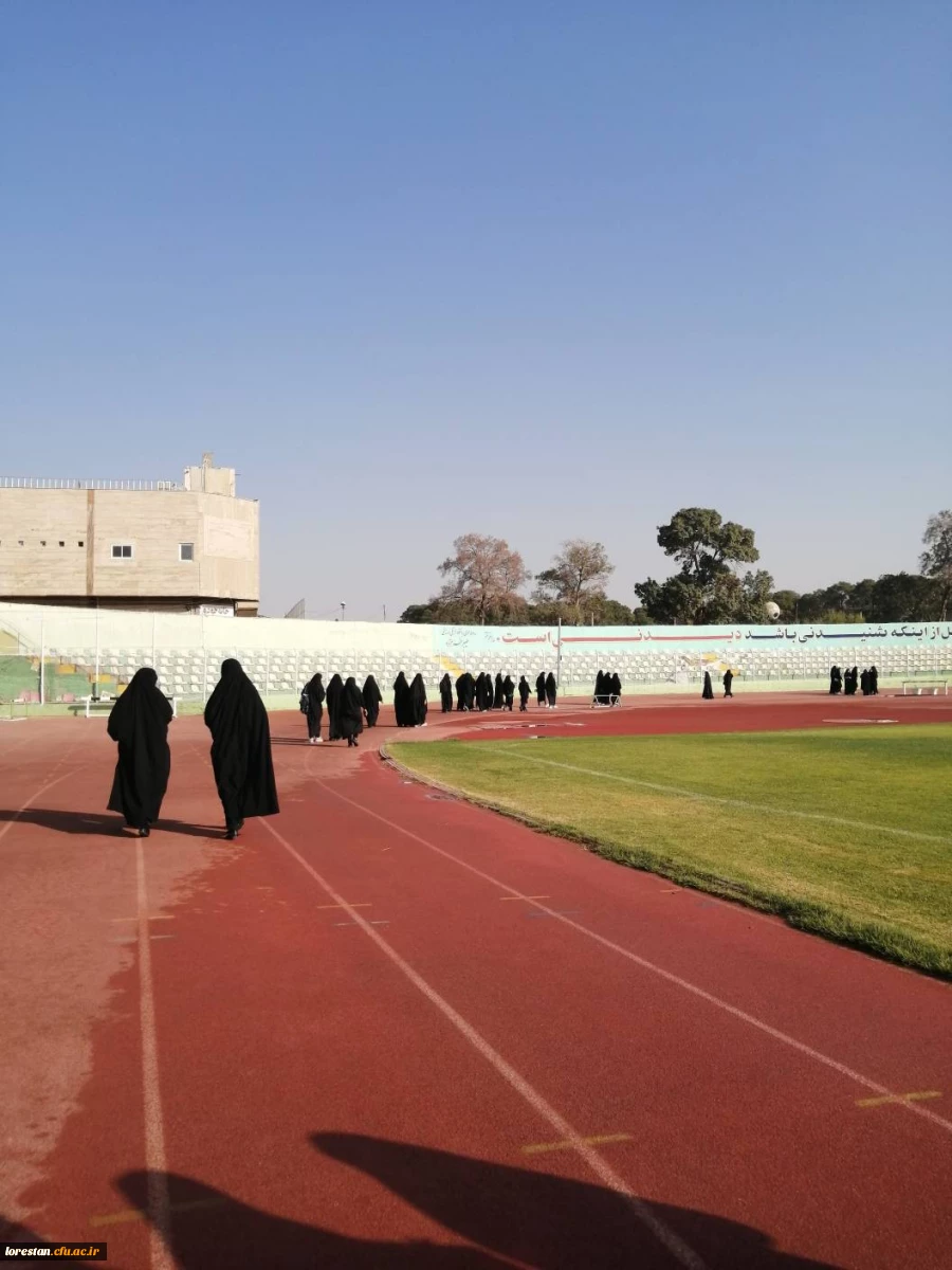 رگزاری همایش پیاده روی به مناسبت هفته تربیت بدنی- پردیس آیت الله کمالوند لرستان(واحد خواهران) 2