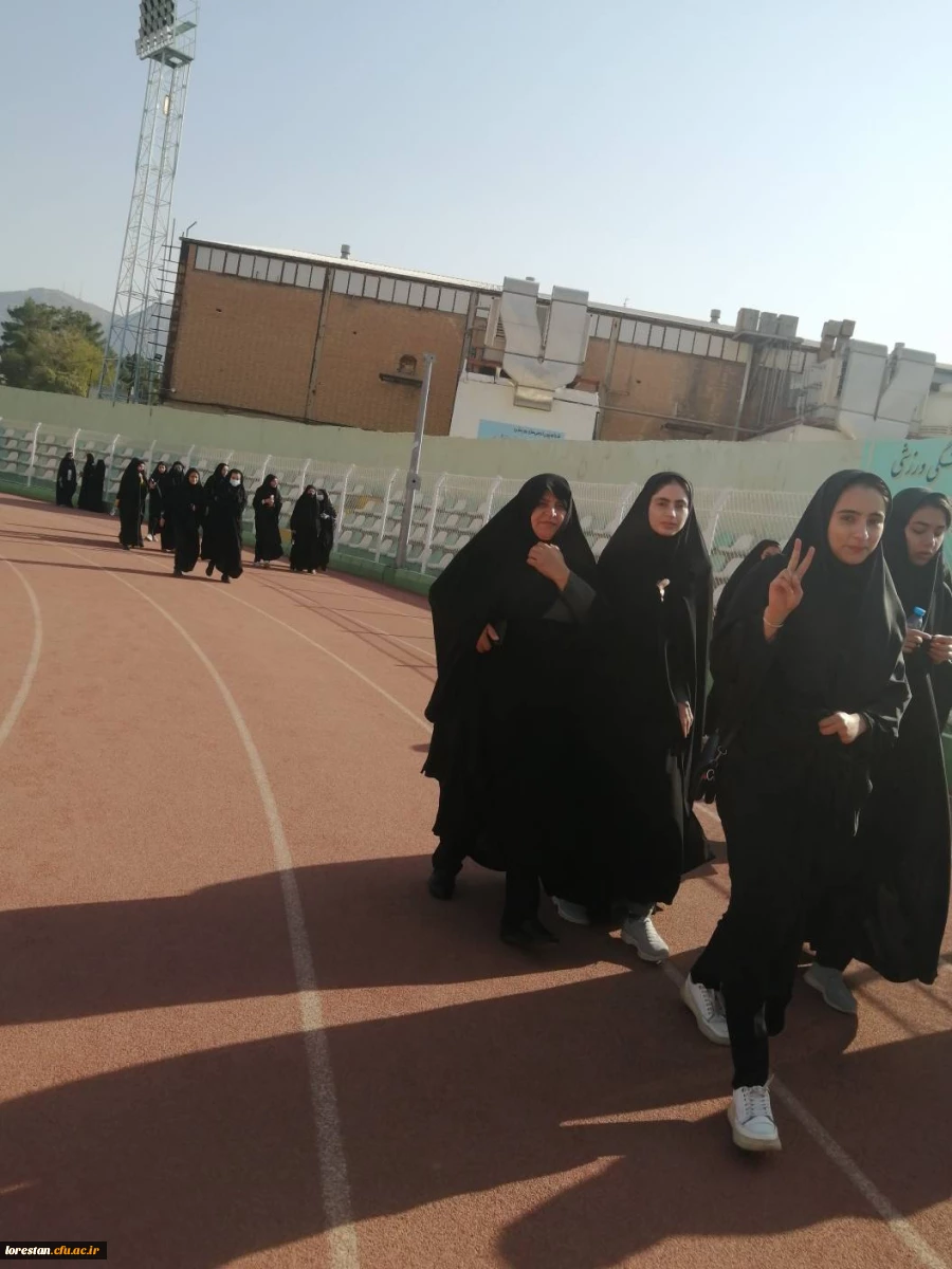 رگزاری همایش پیاده روی به مناسبت هفته تربیت بدنی- پردیس آیت الله کمالوند لرستان(واحد خواهران) 2