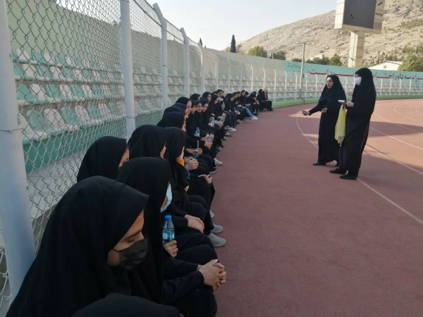 برگزاری همایش پیاده روی به مناسبت هفته تربیت بدنی- پردیس آیت الله کمالوند لرستان(واحد خواهران) 2