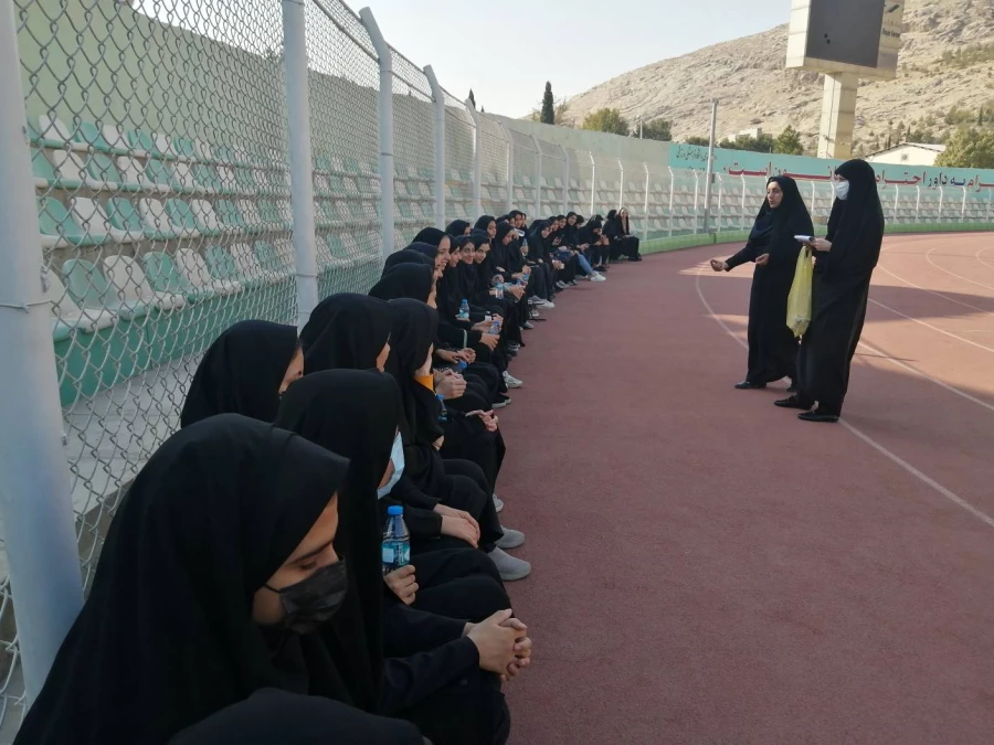 برگزاری همایش پیاده روی به مناسبت هفته تربیت بدنی- پردیس آیت الله کمالوند لرستان(واحد خواهران) 2