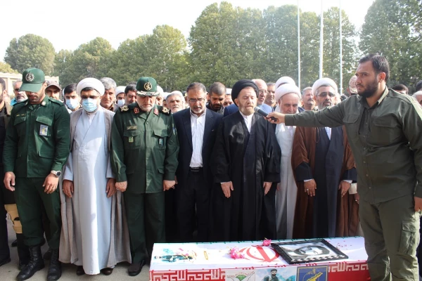 مراسم تشییع پیکر پاسدارشهید رضا خانی چگنی مدافع وطن در غرب کشور 2