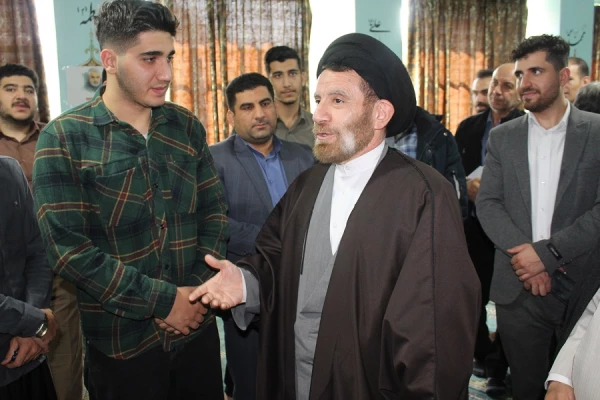 دیدار نماینده ولی فقیه و امام جمعه شهر خرم آباد با دانشجویان پردیس علامه طباطبایی لرستان  7