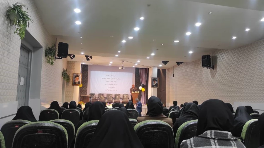 نشست هم اندیشی و هم افزایی مدیران مدارس مجری کارورزی، پردیس آیت اله کمالوند خرم آباد 5