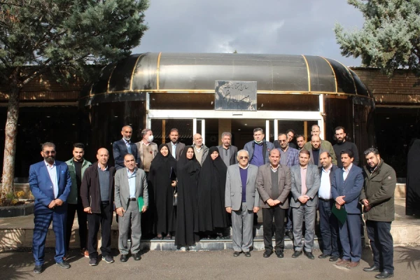 مراسم تجلیل از برگزیدگان و فعالان حوزه های مختلف پژوهش و فناوری در دانشگاه فرهنگیان لرستان  7