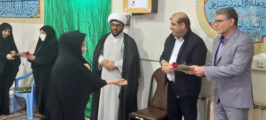 مراسم گرامیداشت خجسته سالروز میلاد سرور بانوان عالم حضرت فاطمه زهرا سلام الله علیها و روز زن در پردیس آیت الله کمالوند خرم آباد 13