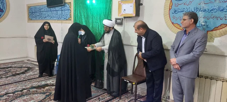 مراسم گرامیداشت خجسته سالروز میلاد سرور بانوان عالم حضرت فاطمه زهرا سلام الله علیها و روز زن در پردیس آیت الله کمالوند خرم آباد 15