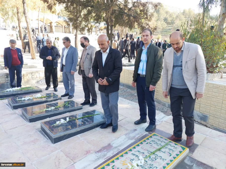 آیین غبار روبی قبور شهدا به مناسبت سالگرد پیروزی انقلاب اسلامی 2