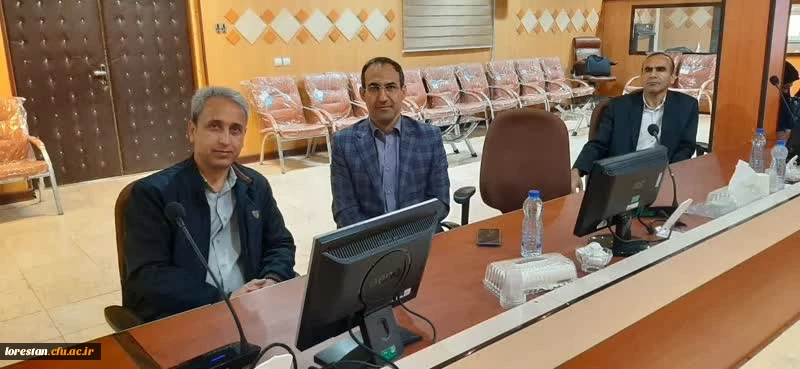 برگزاری کارگاه های آشنایی با چگونگی تدوین کرسی های نظریه پردازی، نقد و  مناظره  8