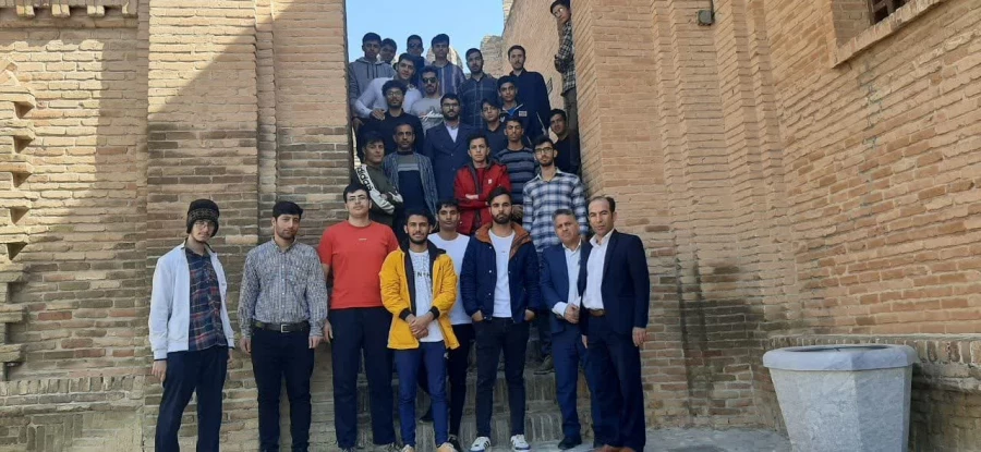 بازدید  اساتید و دانشجویان رشته تاریخ از قلعه فلک وافلاک 8