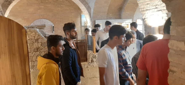 بازدید  اساتید و دانشجویان رشته تاریخ از قلعه فلک وافلاک 9