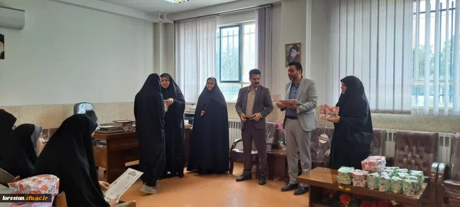 برگزاری مراسم تقدیر از دانشجو معلمان مرکز زینب کبری (س) بروجرد که تدریس جهادی داشتند توسط بسیج دانشجویی شهرستان بروجرد 2