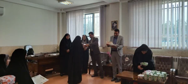 برگزاری مراسم تقدیر از دانشجو معلمان مرکز زینب کبری (س) بروجرد که تدریس جهادی داشتند توسط بسیج دانشجویی شهرستان بروجرد 2