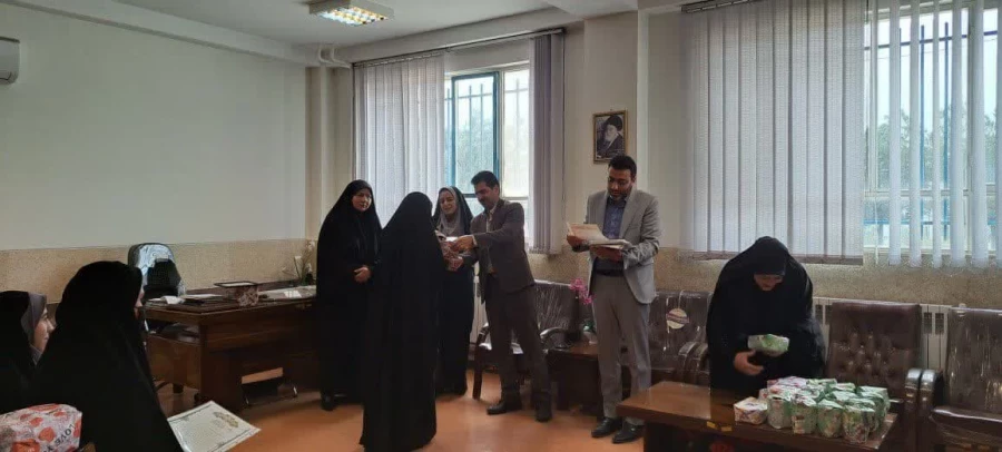 برگزاری مراسم تقدیر از دانشجو معلمان مرکز زینب کبری (س) بروجرد که تدریس جهادی داشتند توسط بسیج دانشجویی شهرستان بروجرد 2