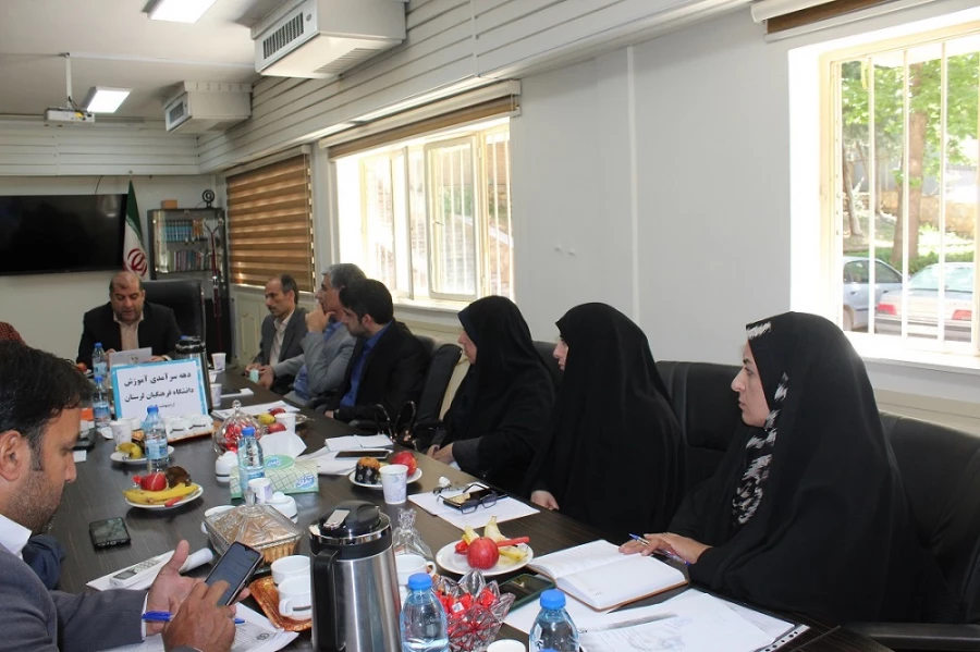 جلسه گرامیداشت دهه سرآمدی آموزش سال ۱۴۰۲ 3