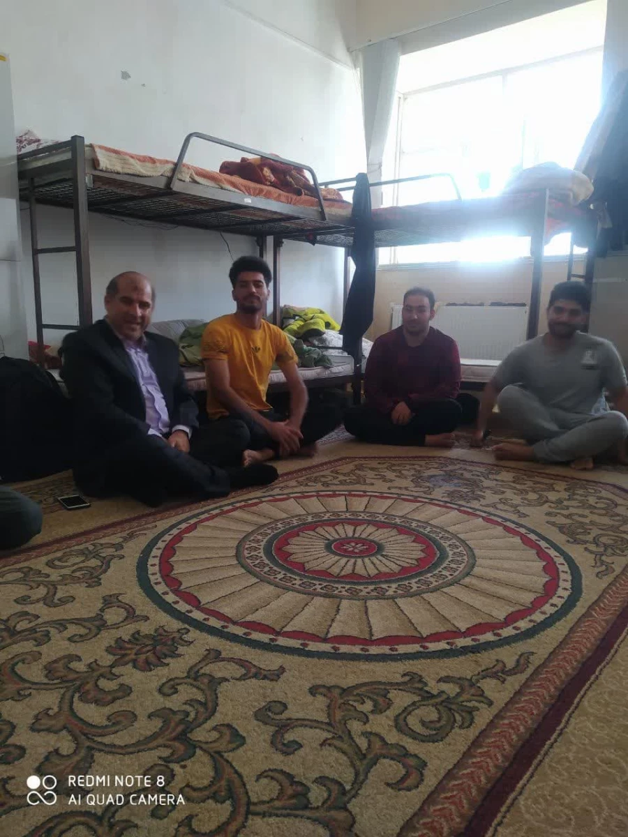 نشست صمیمی با دانشجویا ن در سرای دانشجویی پردیس علامه طباطبایی لرستان 4