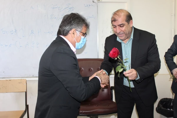 تبریک روز معلم وهفته سر آمدی آموزش به اساتید و دانشجو معلم دانشگاه فرهنگیان لرستان 5