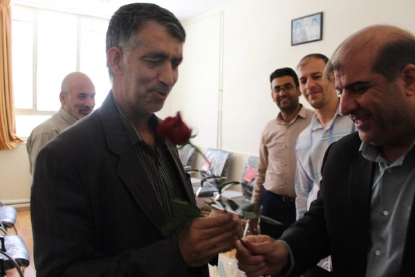 تبریک روز معلم وهفته سر آمدی آموزش به اساتید و دانشجو معلم دانشگاه فرهنگیان لرستان 10