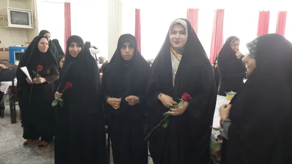 تبریک روز معلم وهفته سر آمدی آموزش به اساتید و دانشجو معلم دانشگاه فرهنگیان لرستان 11